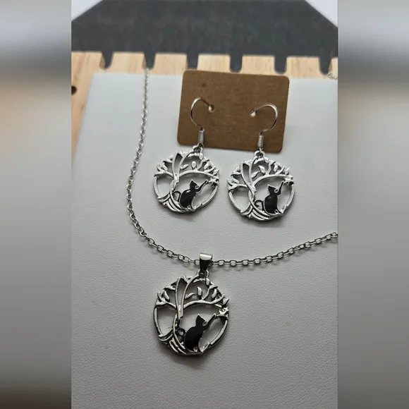 Silver Tonw Black Cat Reach Tree Of Life Necklace Earrings Set - Picture 12 of 16